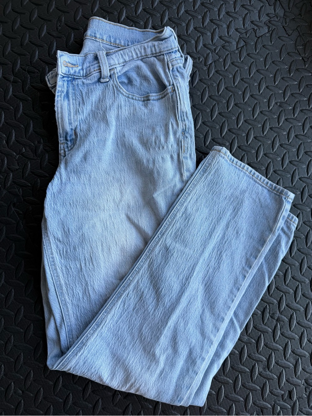 Old Navy Light Blue Cropped Jeans